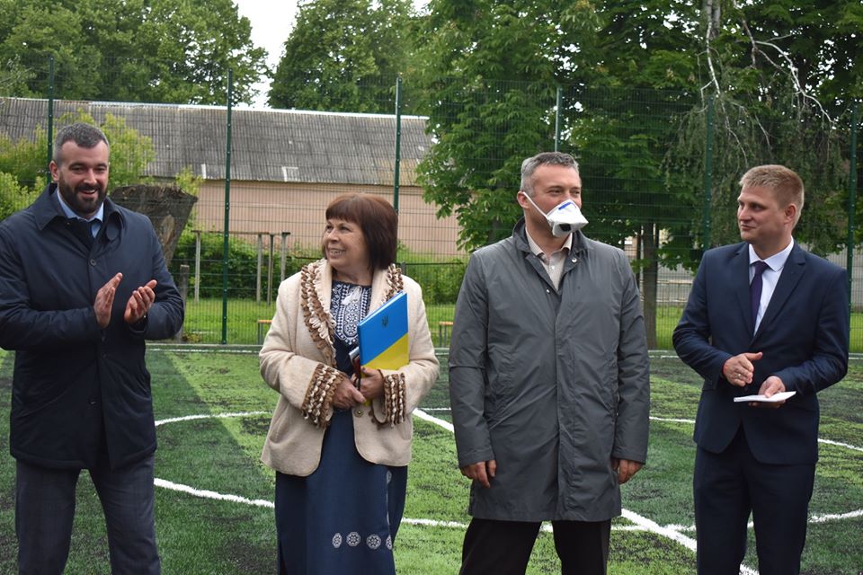 Відкриття футбольних поля в Новій Олександрівці. Фото