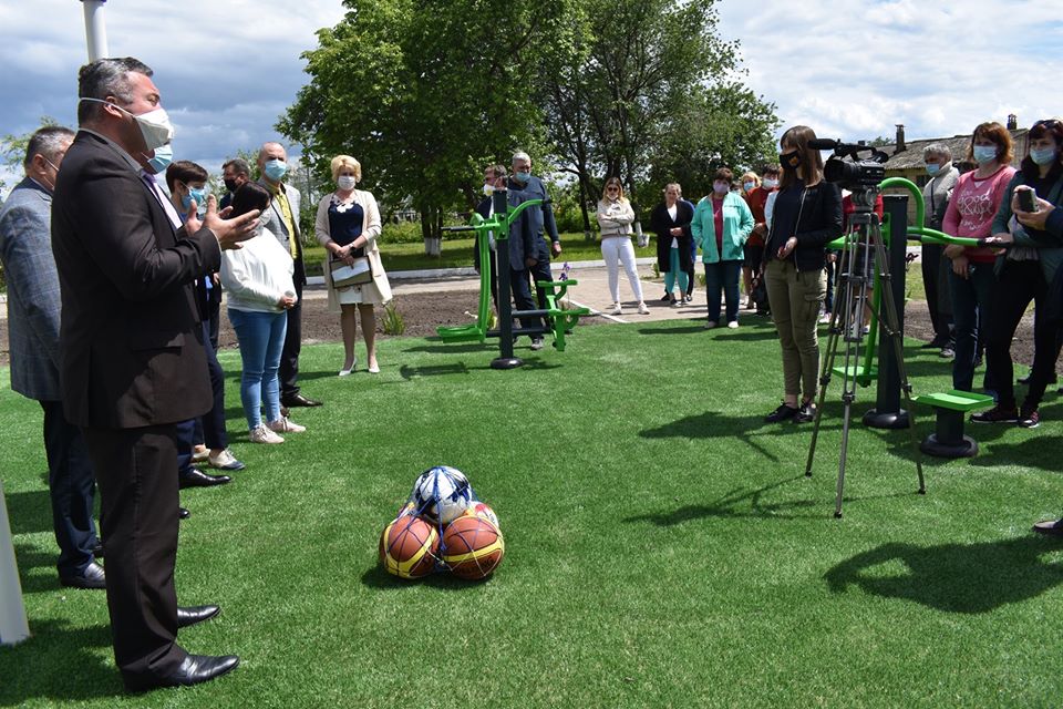 Відкриття майданчика для воркаут в селі Потік. Фото