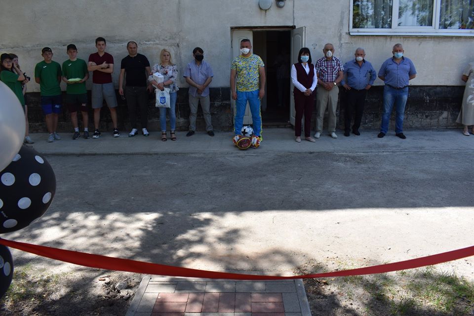 Відкриття воркаут-майданчика у Шкарівці. Фото
