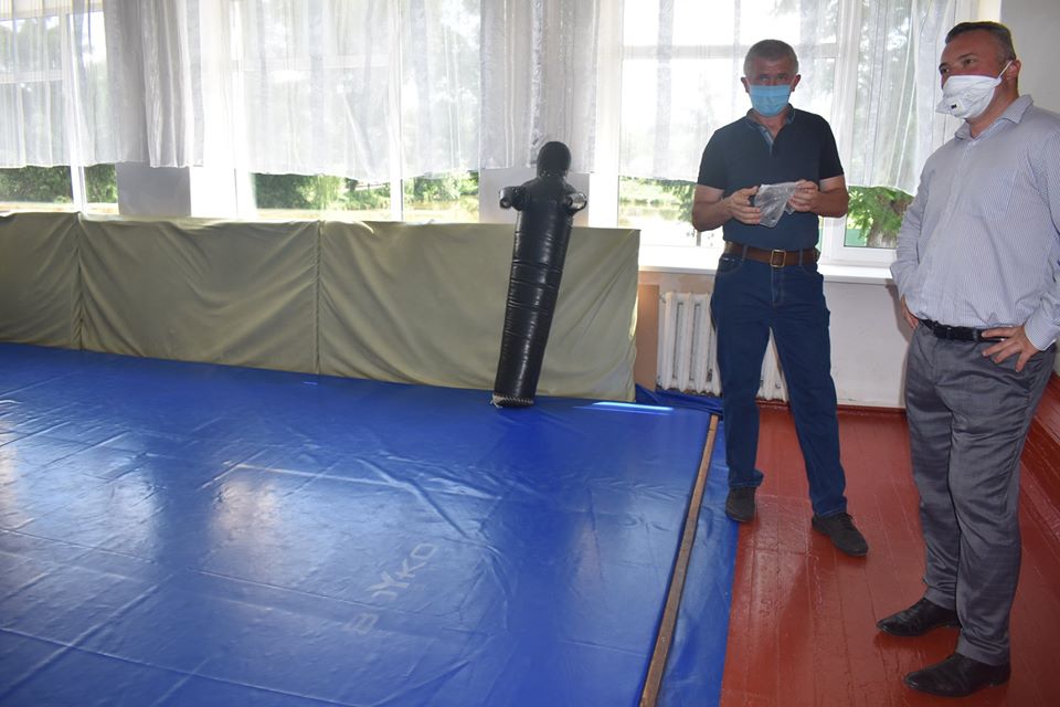 Школа, Озерна. Фото