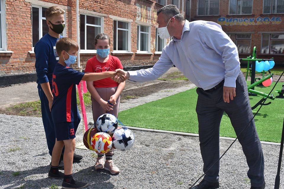 Відкриття воркаут-майданчика в Озерній. Фото