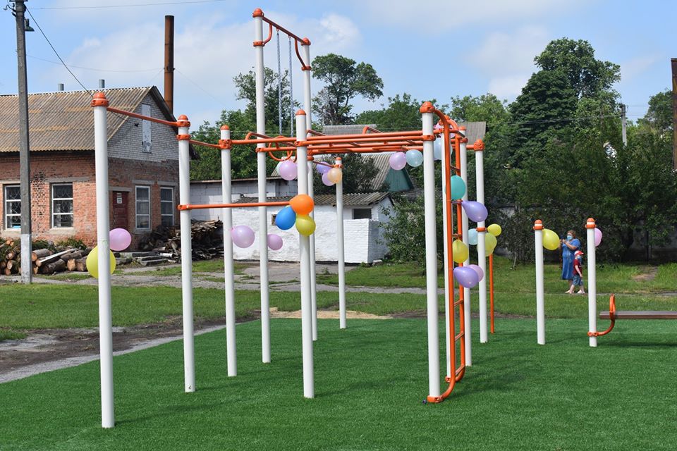 Відкриття воркаут-майданчика в Озерній. Фото