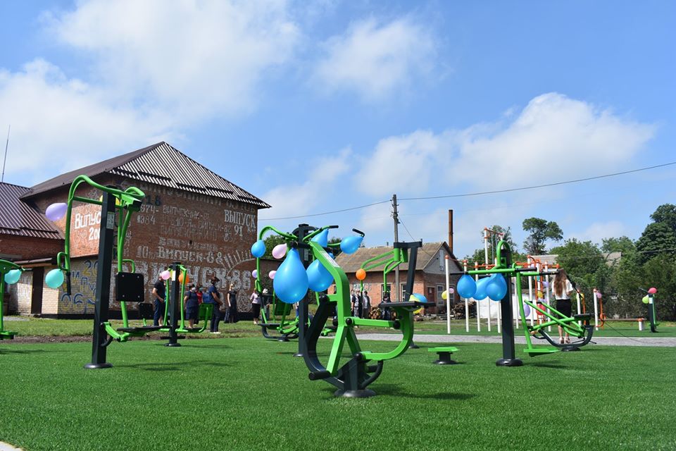 Відкриття воркаут-майданчика в Озерній. Фото