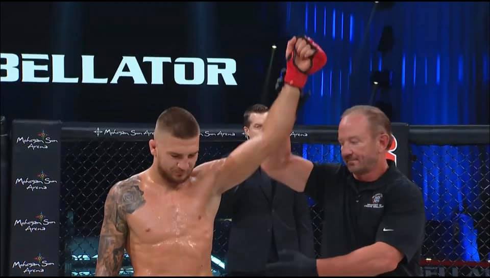 Ярослав Амосов переміг на турнірі Bellator ММА 244 в США. Фото
