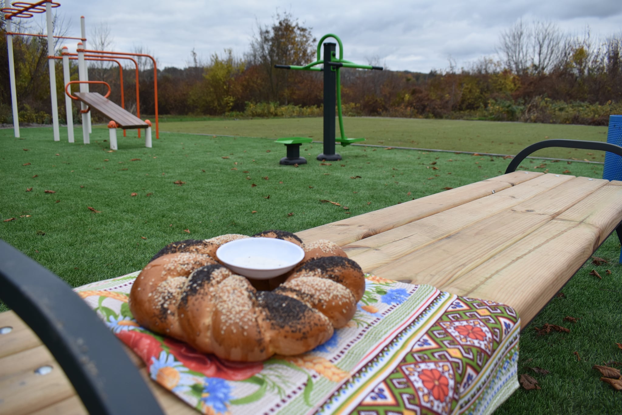Ржищів. Відкрито міні-футбольне поле та воркаут-майданчик. Фото