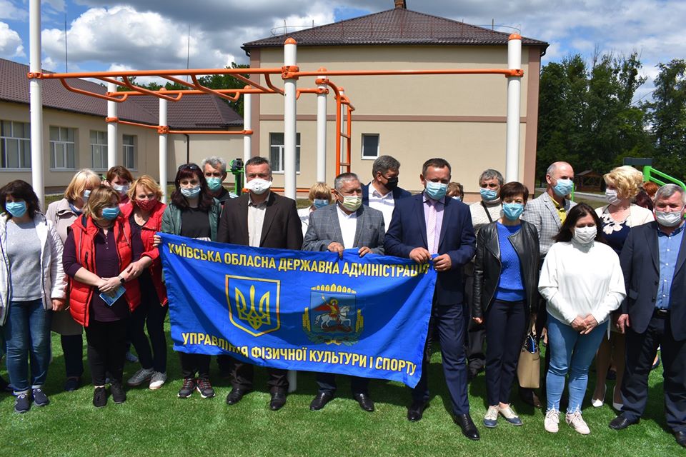 Відкриття майданчика для воркаут в селі Потік. Фото