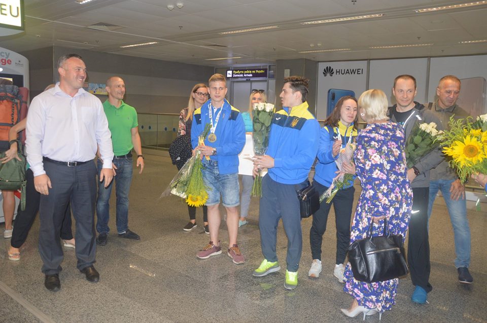 Зустріч збірної з ушу в аеропорту. Фото