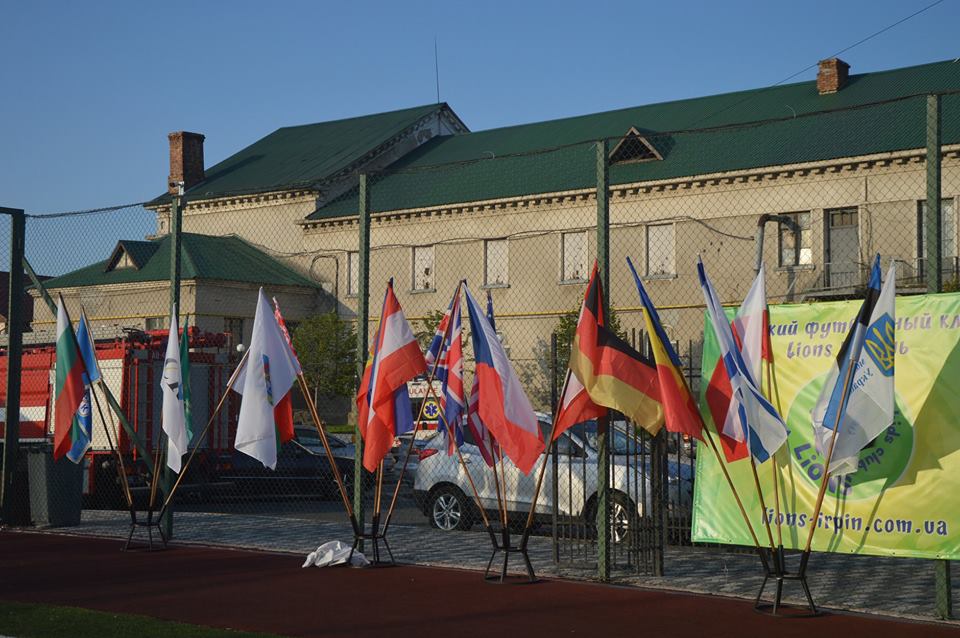 Нагородження учасників ЧС з футболу серед діаспорних команд. Фото