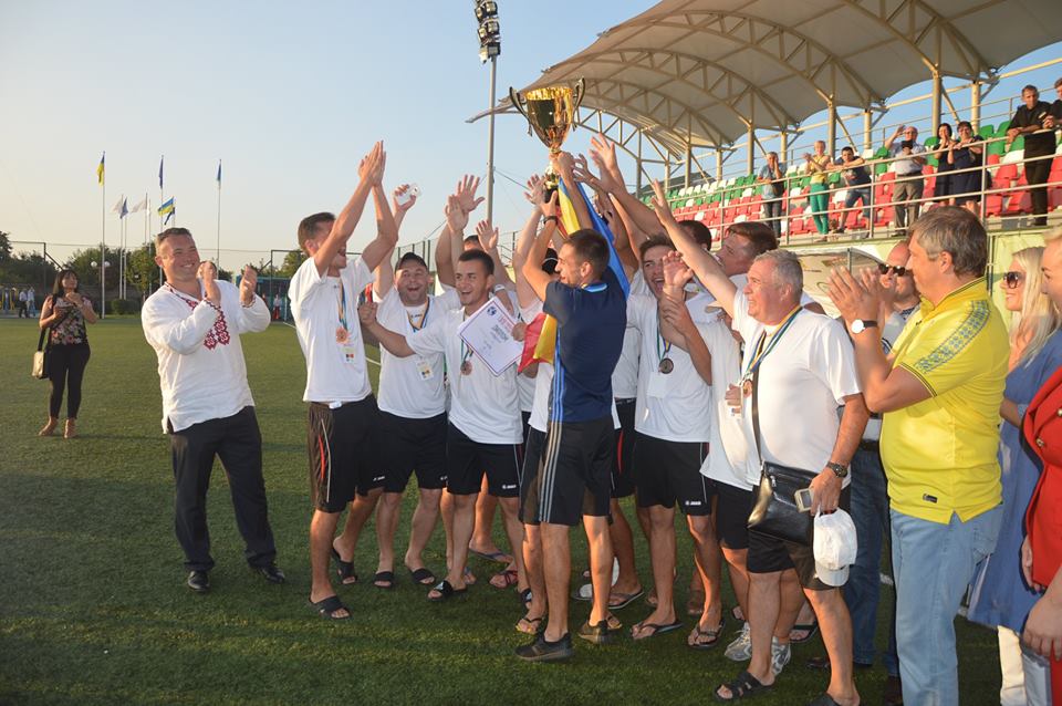 Нагородження учасників ЧС з футболу серед діаспорних команд. Фото