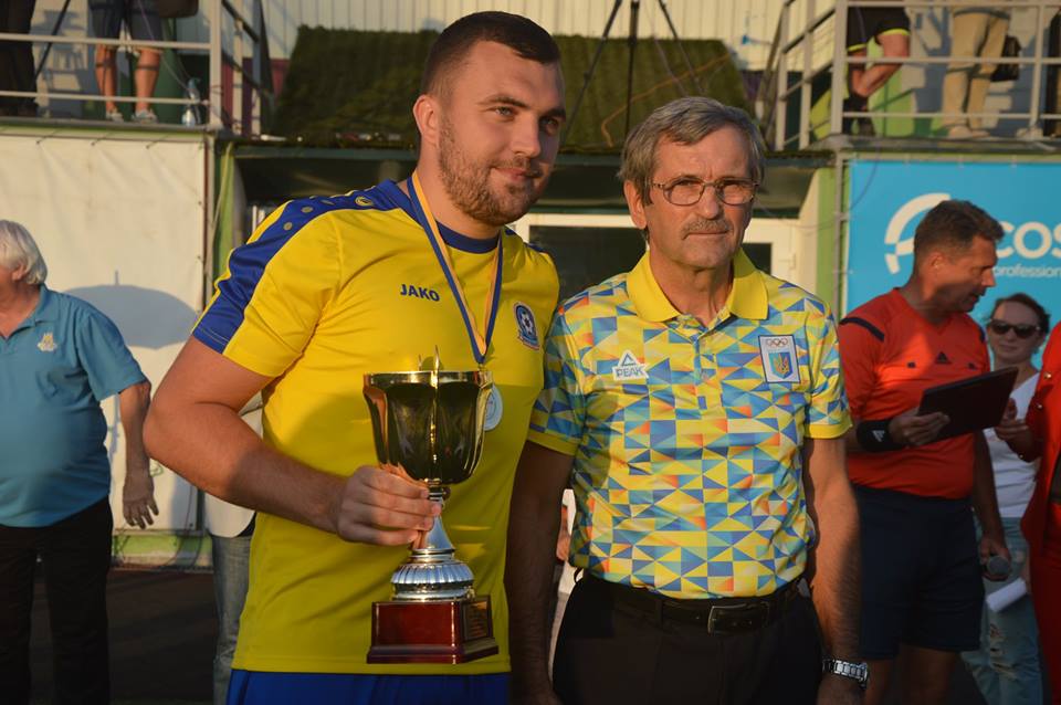 Нагородження учасників ЧС з футболу серед діаспорних команд. Фото