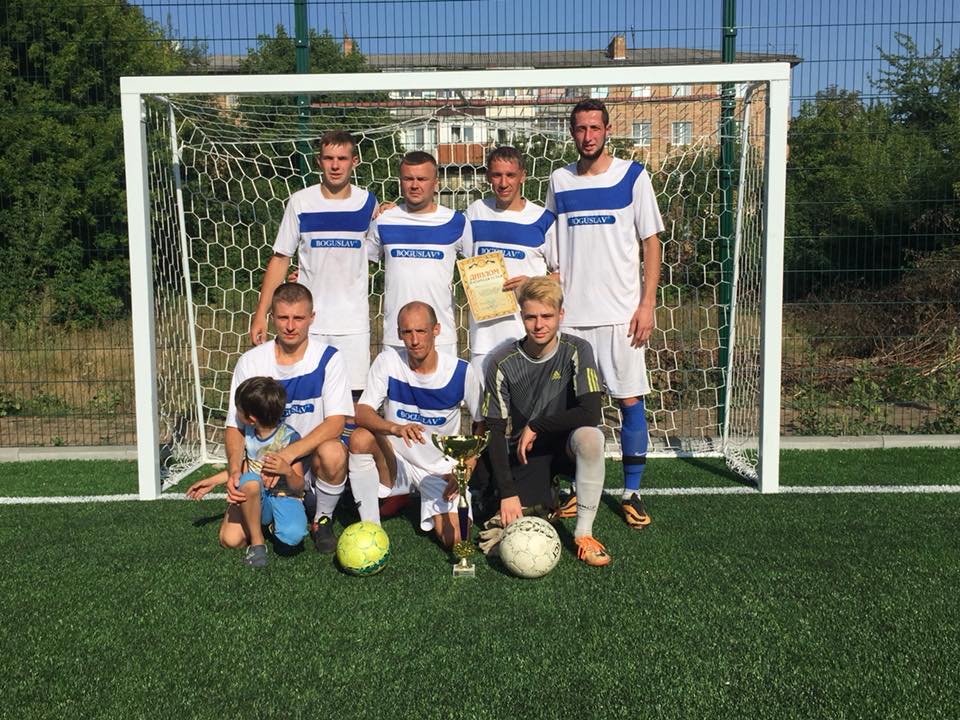 Футбольне поле, Богуслав. Фото