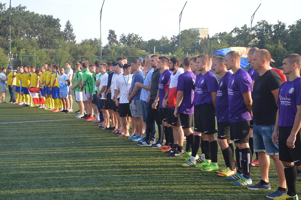 Нагородження учасників ЧС з футболу серед діаспорних команд. Фото