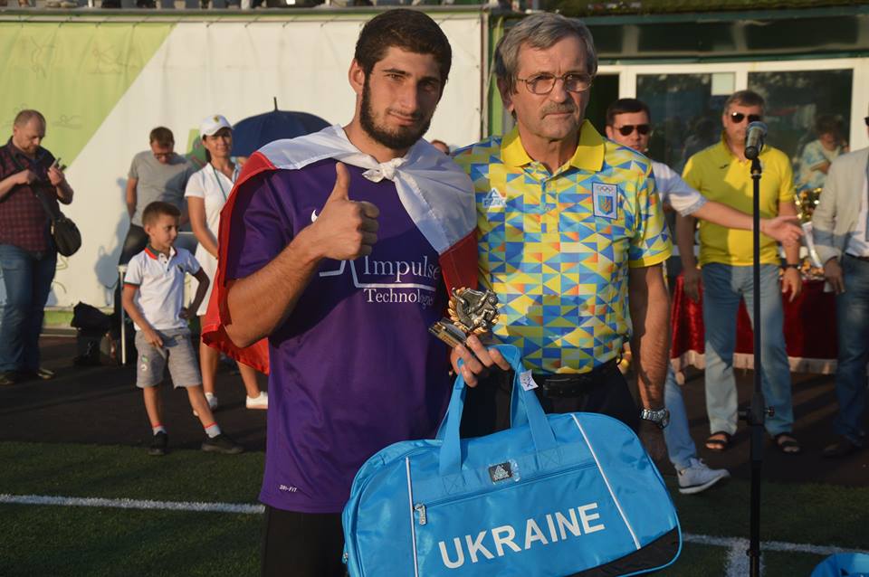Нагородження учасників ЧС з футболу серед діаспорних команд. Фото