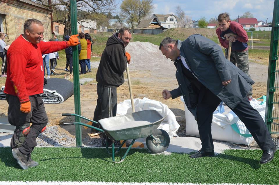Встановлення майданчика у Василькові. Фото