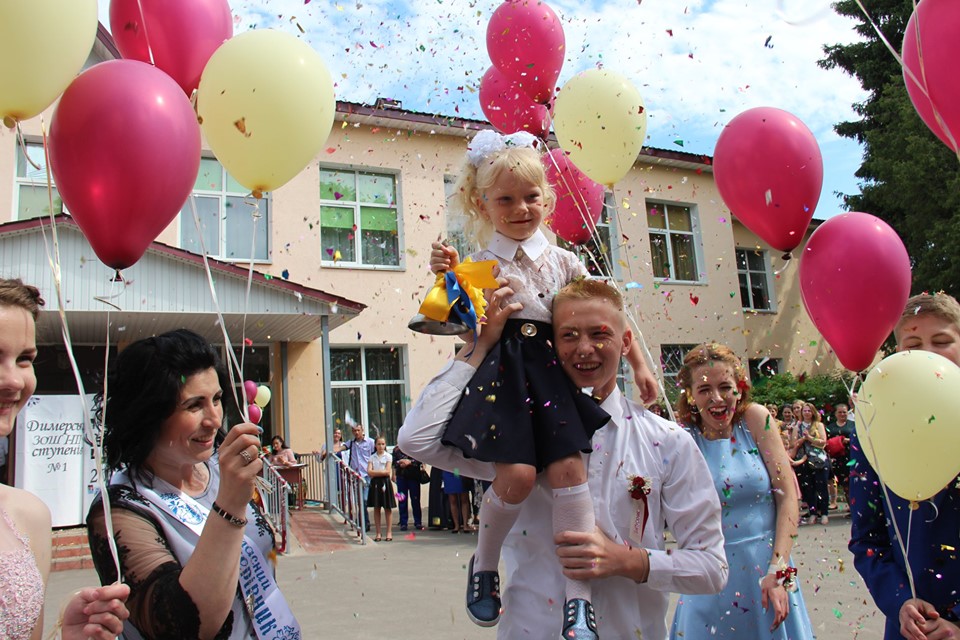Відкриття спортивного майданчика в Димері. Фото