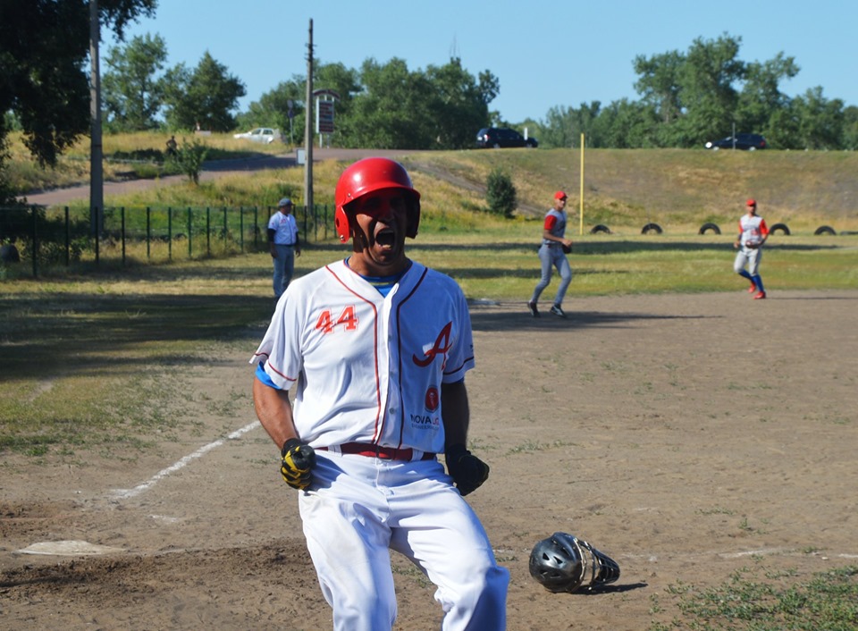 ЧУ з бейсболу, Атма - Західний вогонь. Фото