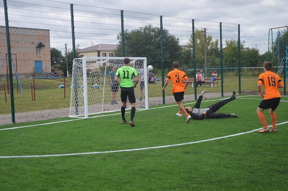 Відкриття міні-футбольного майданчика, Телешівка. Фото