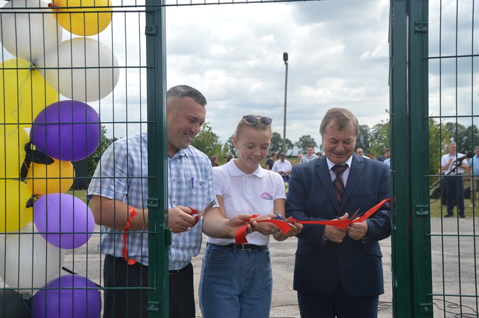 Відкритя міні-футбольного майданчика, Телешівка. Фото