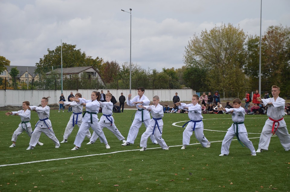 Відкриття стадіону в Борисполі. Фото