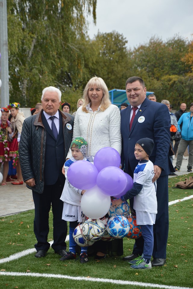 Відкриття стадіону в Борисполі. Фото
