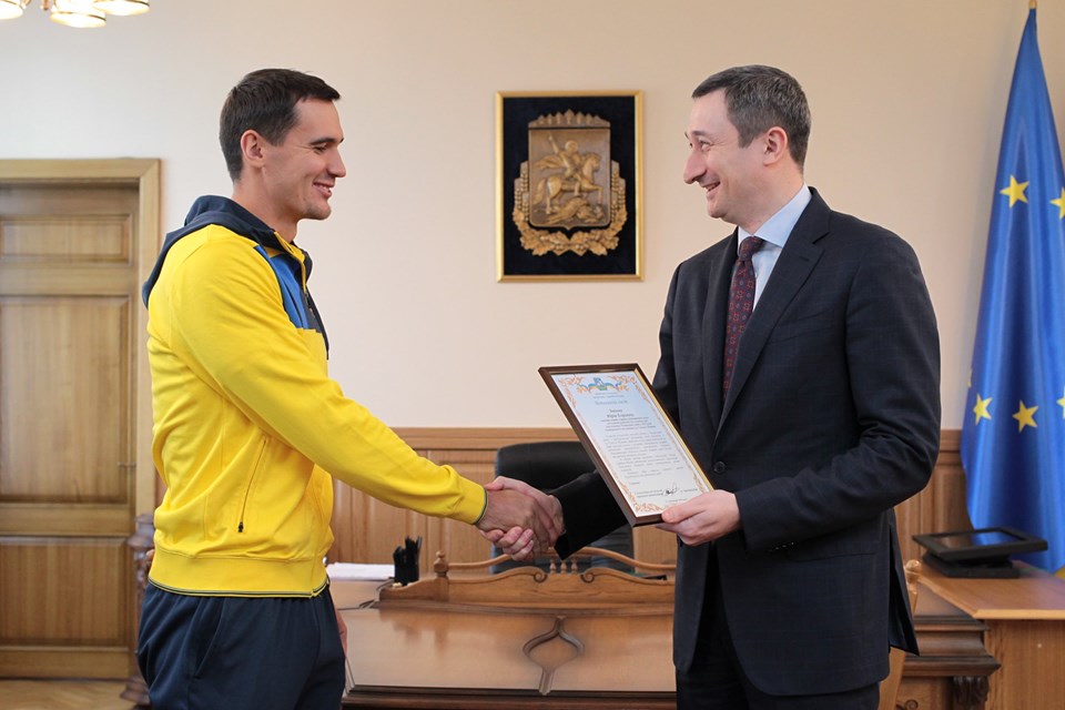 Очільник Київщини привітав переможців чемпіонату світу з прибережного веслування. Фото