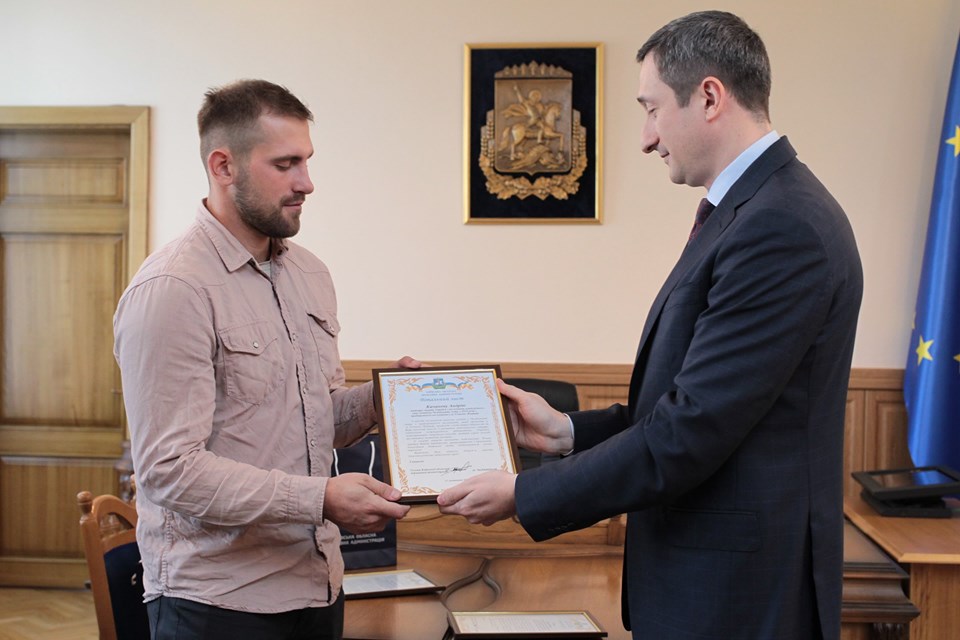 Очільник Київщини привітав переможців чемпіонату світу з прибережного веслування. Фото