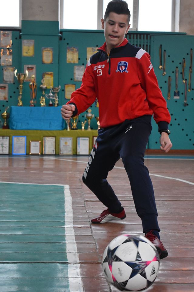 Відкриття футбольного поля в Бишеві. Фото