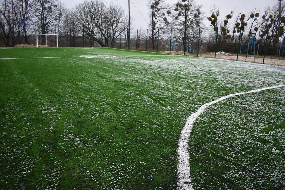 Відкриття футбольного поля в Бишеві. Фото