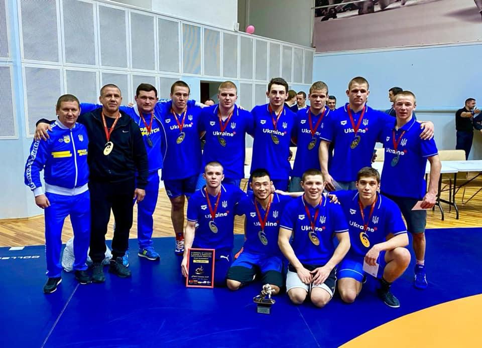 Командний турнір серед юніорів з греко-римської боротьби. фото