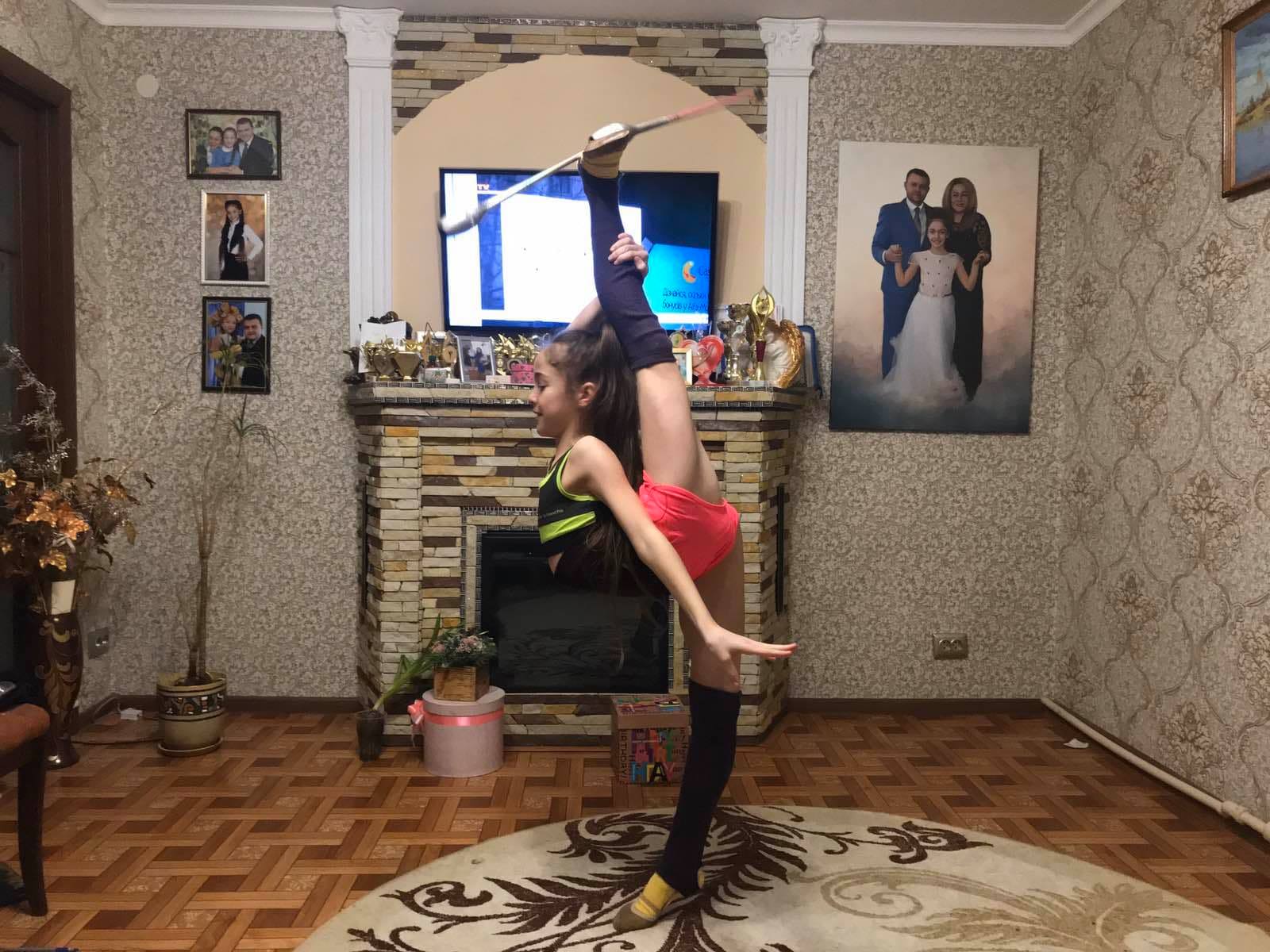 Спорт вдома від вихованок Жанни Черненко. Фото