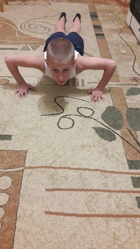 Спорт вдома для борців вільного стилю, Українка. Фото