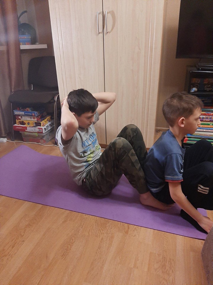 Спорт вдома для борців вільного стилю, Українка. Фото