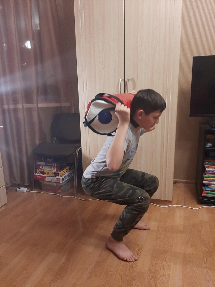 Спорт вдома для борців вільного стилю, Українка. Фото