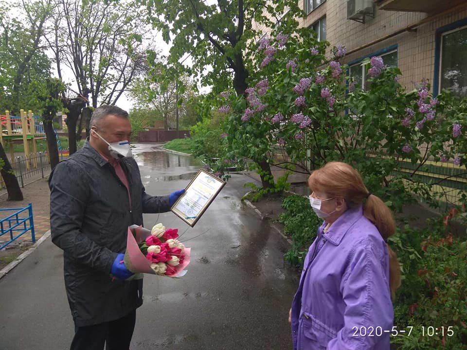 Сергій Тимофєєв привітав Валентину Мавроматі. Фото