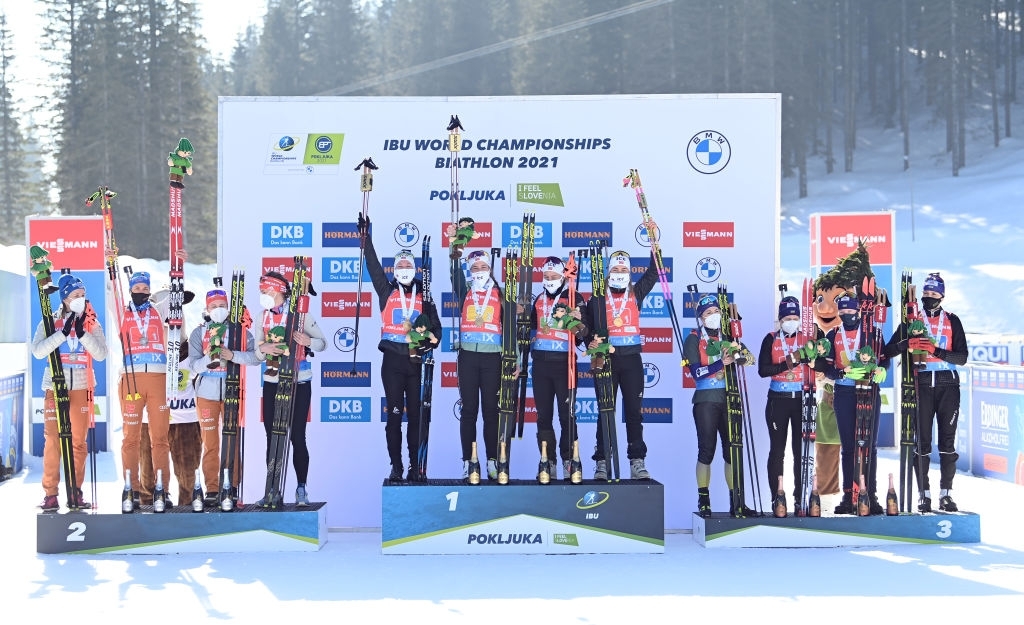 Медаль в жіночій естафеті на чемпіонаті світу з біатлону, Поклюка. Фото