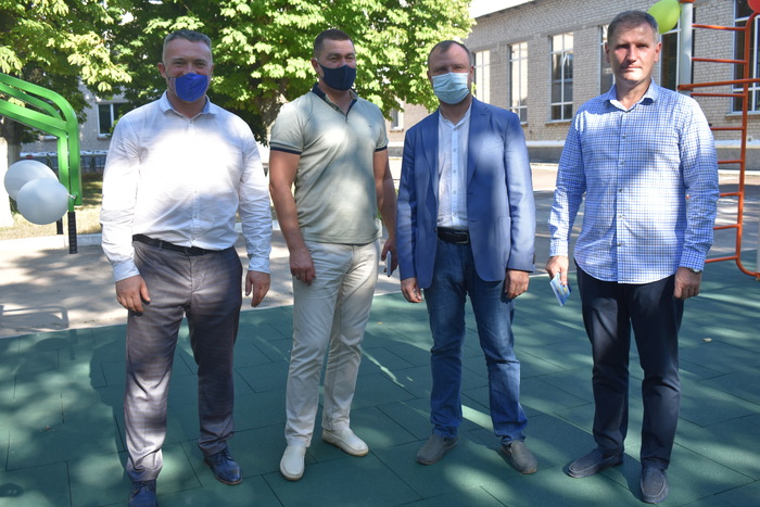 Відкриття міні-футбольного поля та воркаут-майданчика на Бориспільщині. Фото