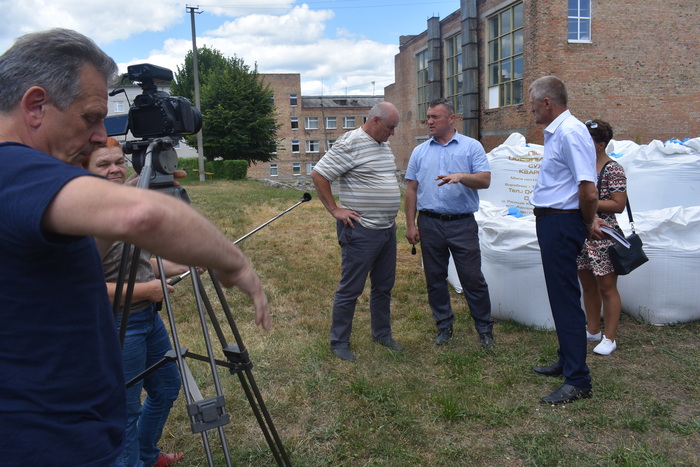 Будівництво футбольного поля в Богуславі. Фото