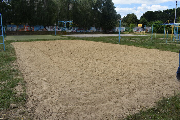 Будівництво футбольного поля в Богуславі. Фото