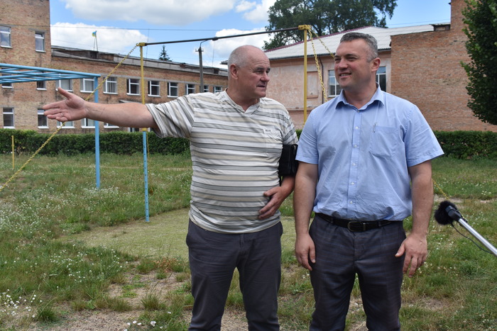 Будівництво футбольного поля в Богуславі. Фото