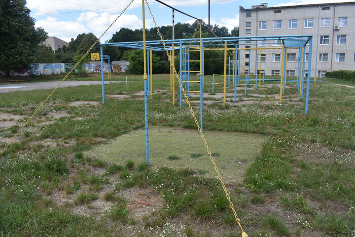 Будівництво футбольного поля в Богуславі. Фото