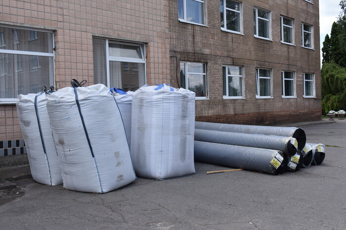 Будівництво футбольного поля в Богуславі. Фото