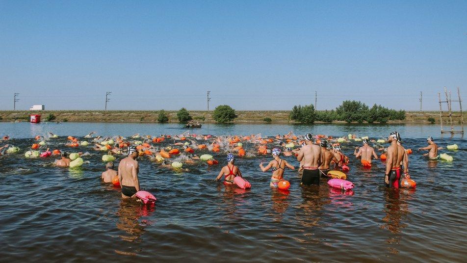 Міжнародний заплив через Дніпро-2021, Черкаси. фото Міжнародний заплив через Дніпро-2021, Черкаси. фото