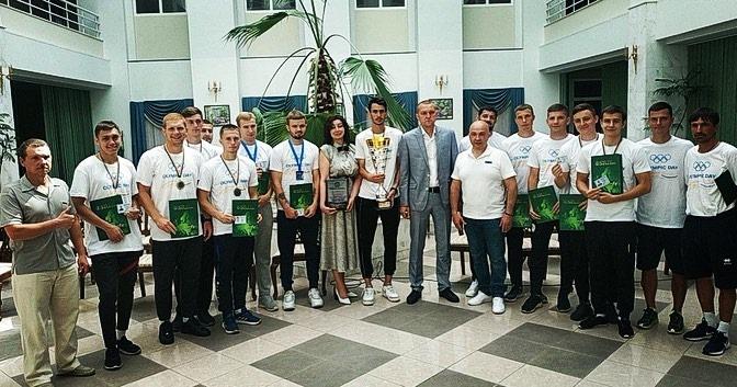 Футбольна команда Університету ДФС - чемпіон України. фото