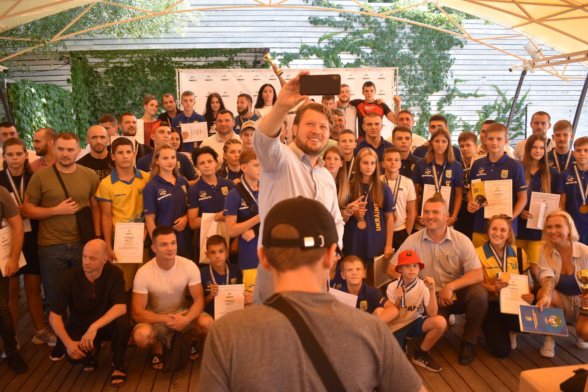 В Києві урочисто вшанували бійців ММА за перше місце на чемпіонаті світу. фото