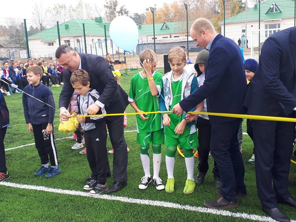 Відкриття футбольного поля в Лебедівці. Фото Відкриття футбольного поля в Лебедівці. Фото