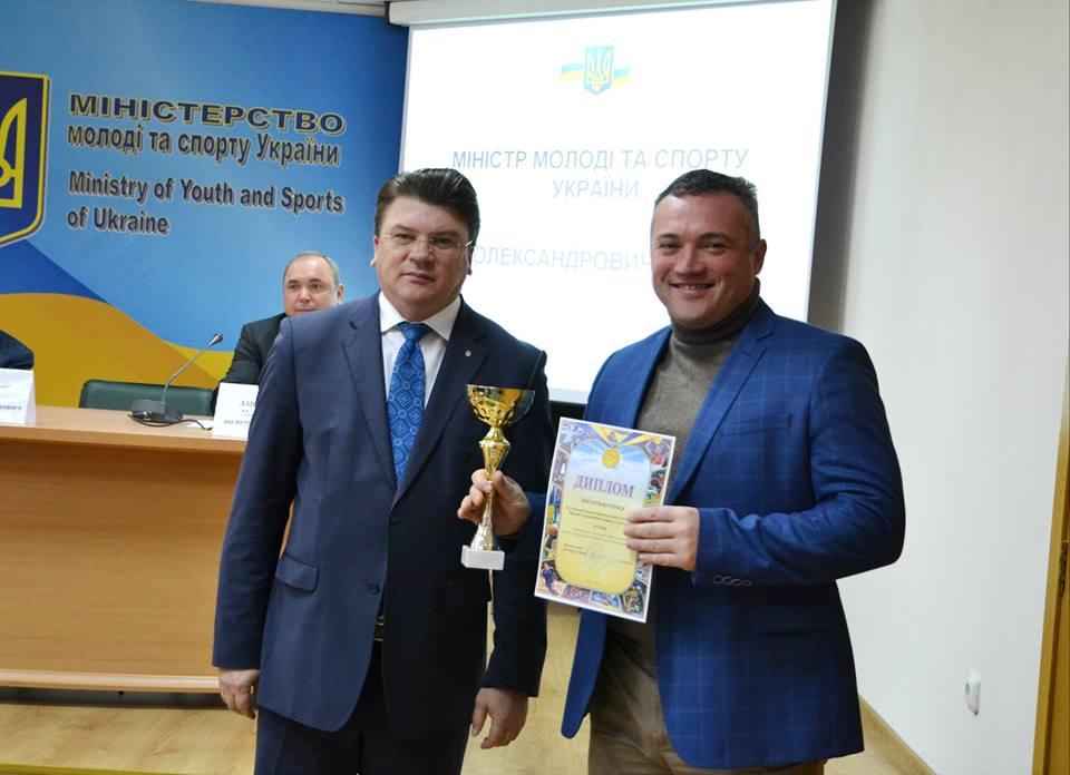 Ігор Жданов відзначив велошколу Промінь дипломом за перше місце. Фото Ігор Жданов відзначив велошколу Промінь дипломом за перше місце. Фото