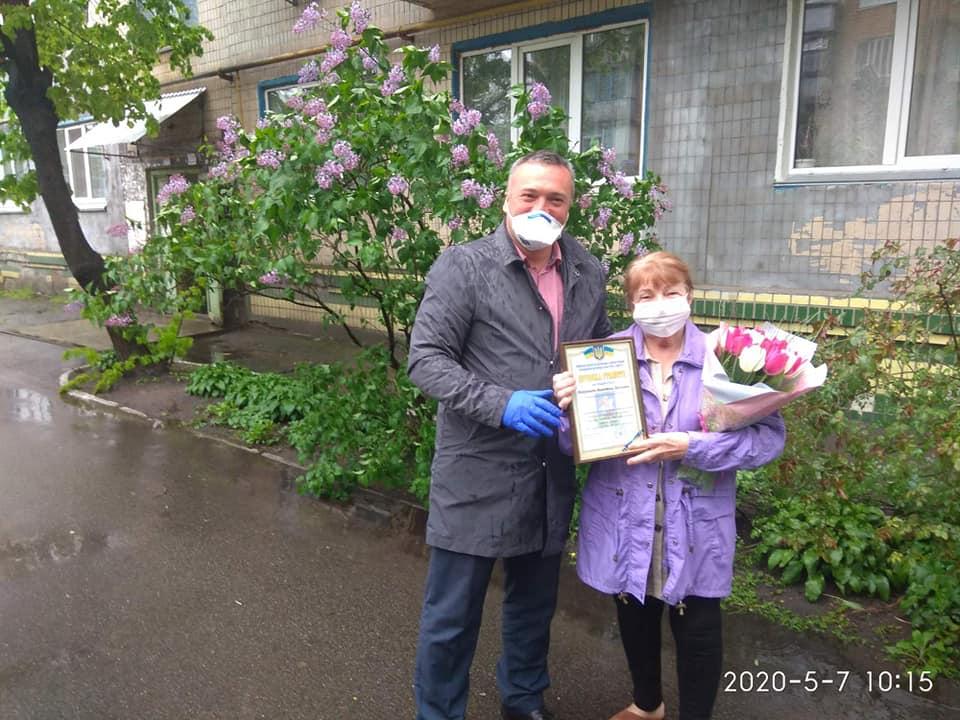 Сергій Тимофєєв привітав Валентину Мавроматі. Фото