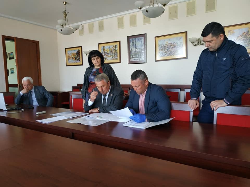 Будівництов спортивного майданчика в Борисполі. Фото